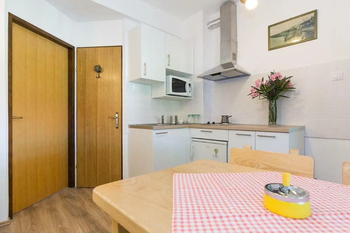 Pape Punat Apartmani I Sobe 3*,