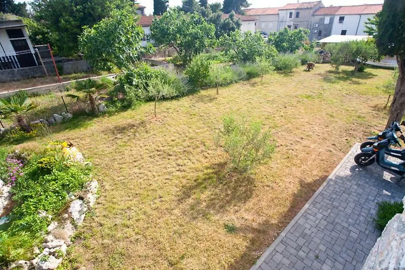 Pape Punat Apartmani I Sobe 招待所